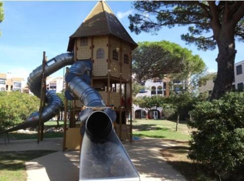 Appartement Tout Confort A Cap Coudalere Avec Vue Magnifique Sur Le Canigou Au Bord Du Lac - Check In Automatise - Parking Gratuit - Aire De Jeux D'Enfants - Le Barcares Luaran gambar